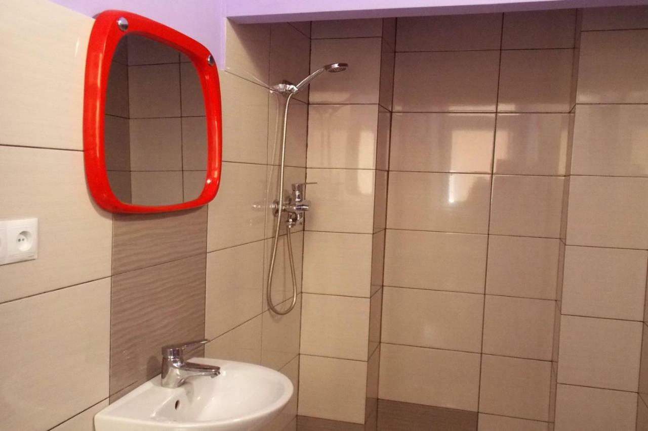 Apartment At Teodora Sqr ลวีฟ ภายนอก รูปภาพ