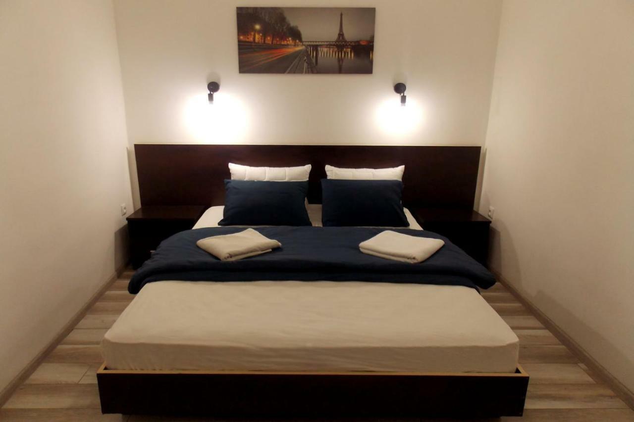 Apartment At Teodora Sqr ลวีฟ ภายนอก รูปภาพ